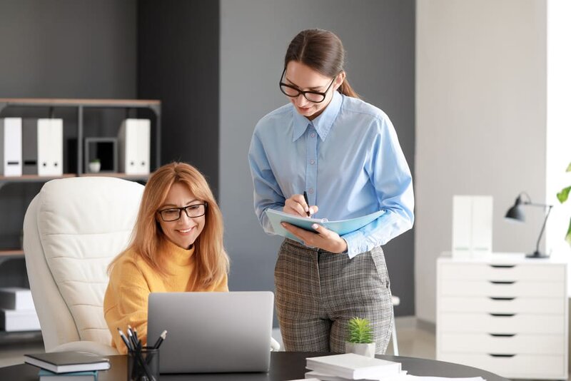 Receptionista, asistent manager